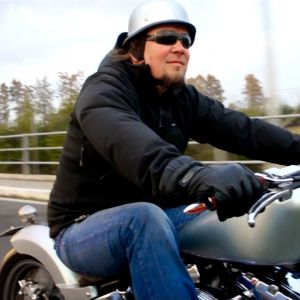 ep 29 21 ride on softail with sportster peanut tank